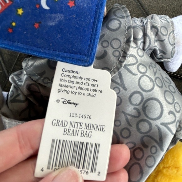 Vintage Deadstock Minnie Mouse 2000 Grad Nite plush, cap, gown, diploma - Picture 3 of 10